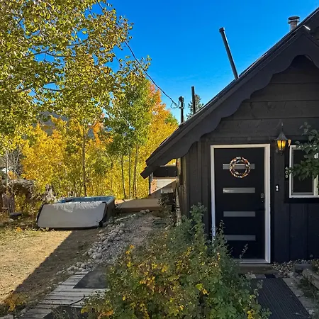 The Golden Moose Chalet
